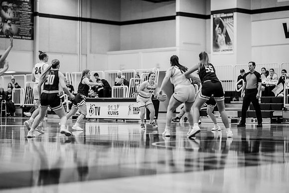 WBB vs STOUT -175