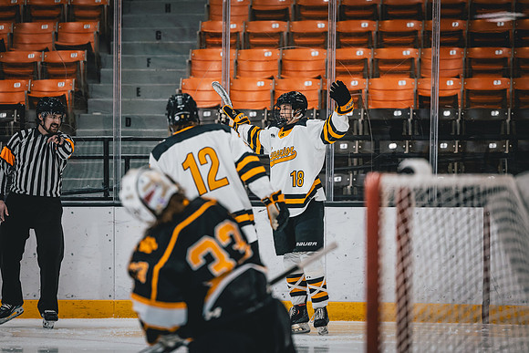 CMHKY vs UWM -87