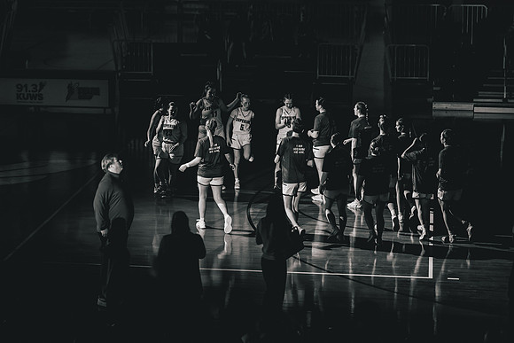 WBB vs STOUT -34