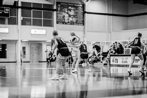 WBB vs STOUT -164