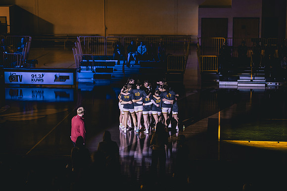 WBB vs STOUT -37