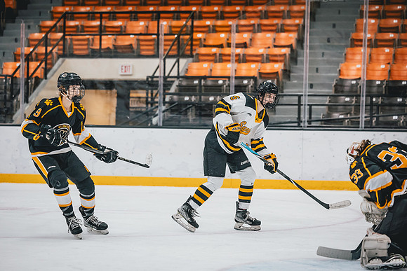 CMHKY vs UWM -161