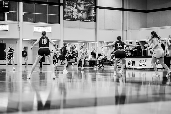 WBB vs STOUT -205