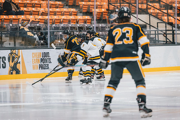 CMHKY vs UWM -21