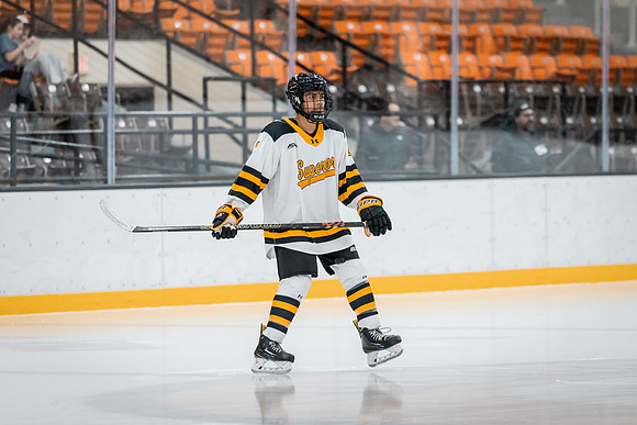 CMHKY vs UWM
