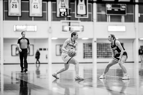WBB vs STOUT -199