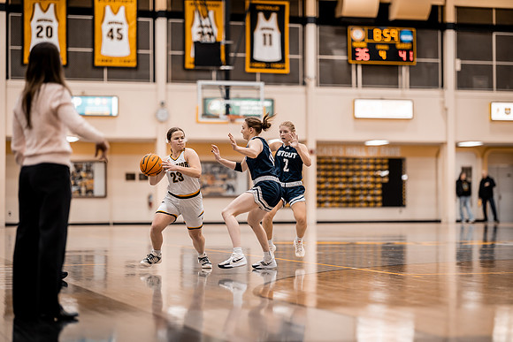 WBB vs STOUT -208