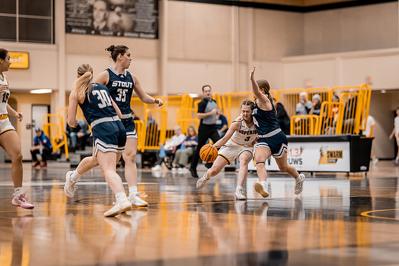 WBB vs STOUT -183