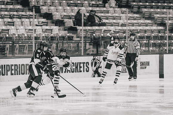 CMHKY vs UWM -25