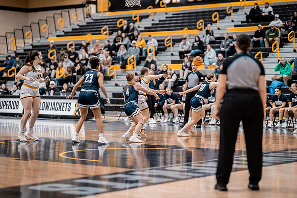 WBB vs STOUT -39
