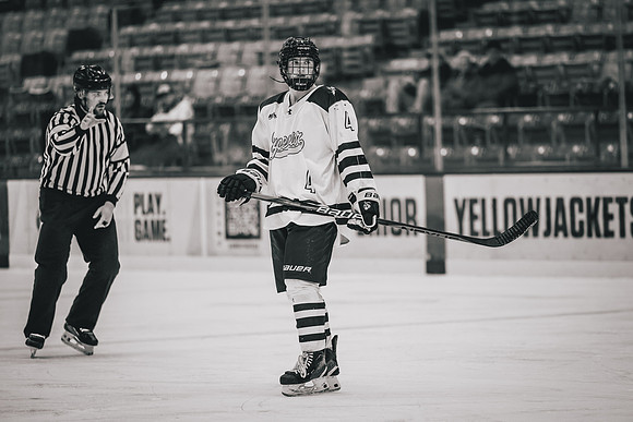 CMHKY vs UWM -158