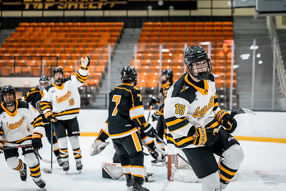 CMHKY vs UWM -17