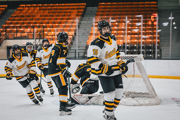 CMHKY vs UWM -142