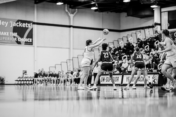 WBB vs STOUT -70