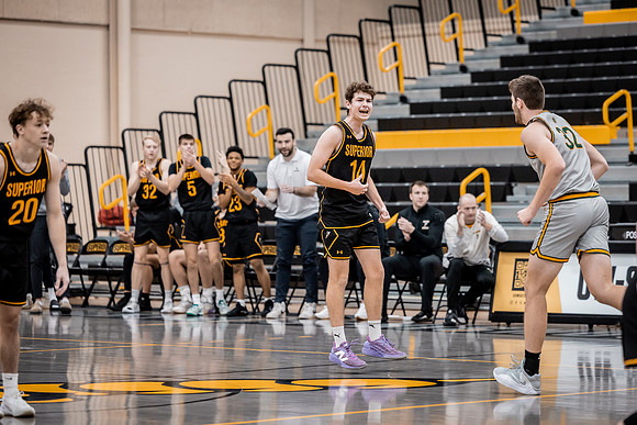 MBB vs SNC -72