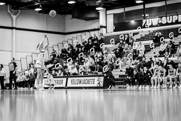WBB vs STOUT -135