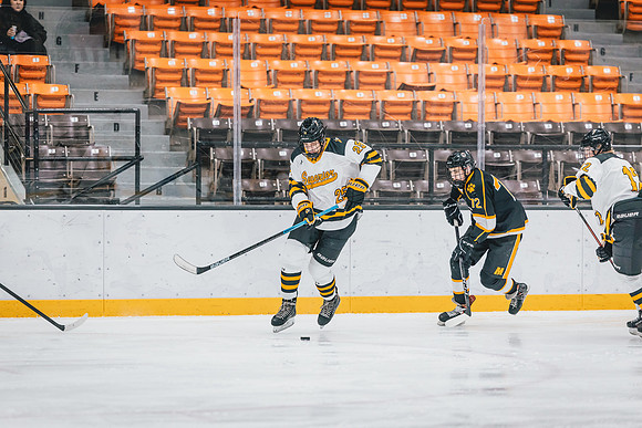 CMHKY vs UWM -39