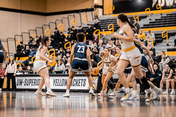 WBB vs STOUT -71