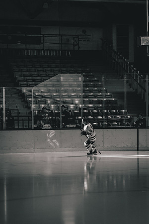 whky vs uwec-52