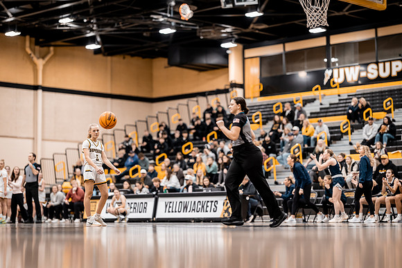 WBB vs STOUT -136