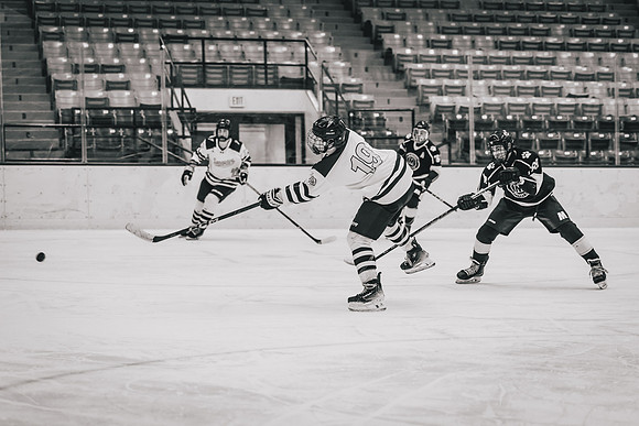 CMHKY vs UWM -60