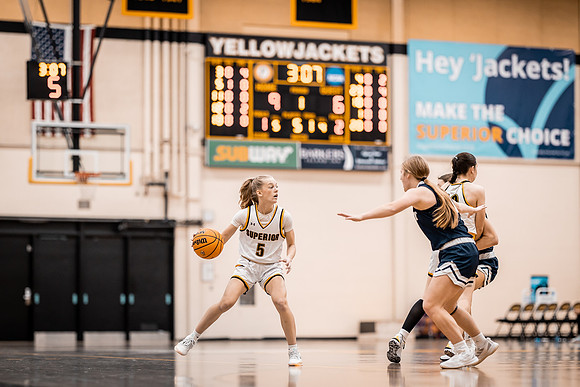 WBB vs STOUT -77
