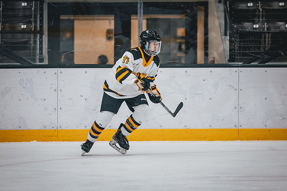 CMHKY vs UWM -136