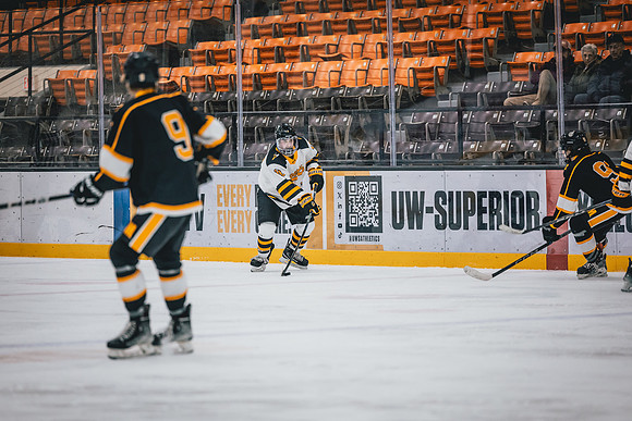 CMHKY vs UWM -123