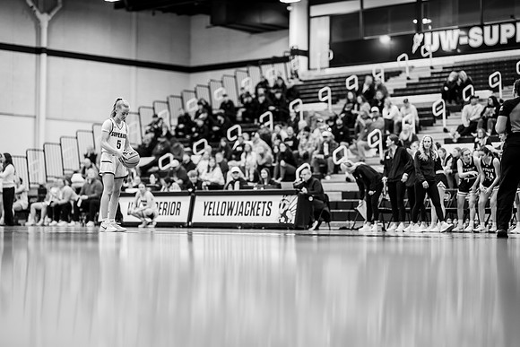 WBB vs STOUT -131