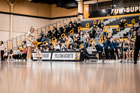 WBB vs STOUT -130