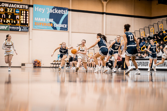 WBB vs STOUT -124