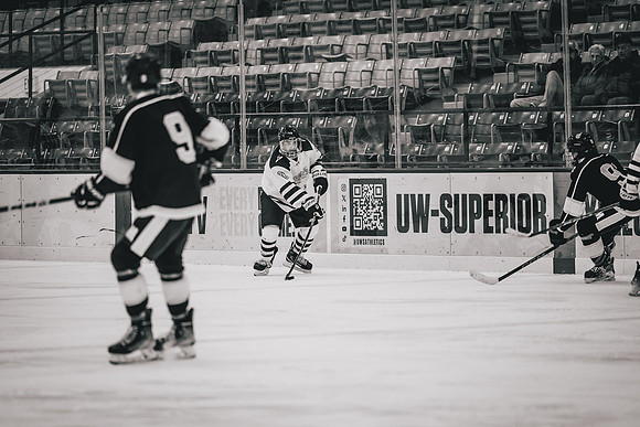 CMHKY vs UWM -124