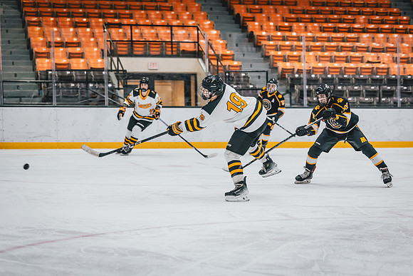 CMHKY vs UWM -59
