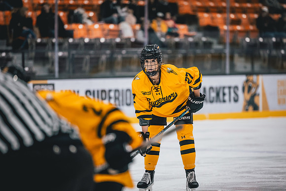 WHKY vs UWEC-16