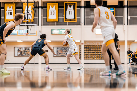 UWS MBB vs UWEC-73