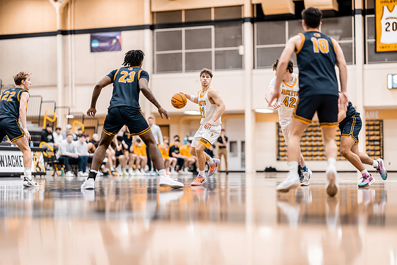 UWS MBB vs UWEC-98