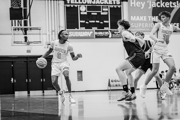 UWS MBB vs UWEC-49