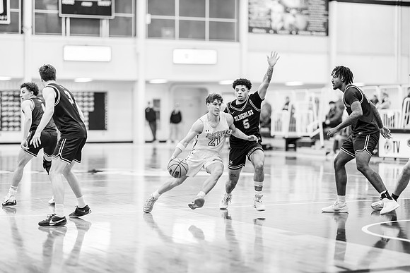 UWS MBB vs UWEC-61