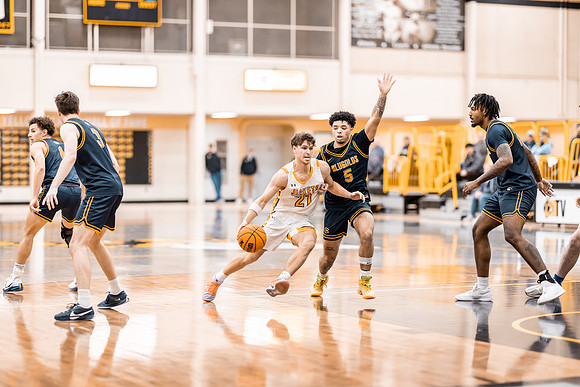 UWS MBB vs UWEC-60