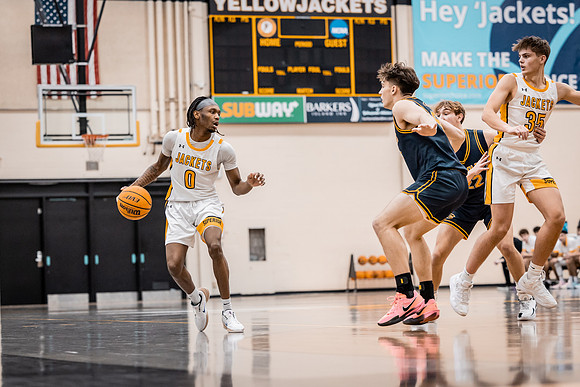 UWS MBB vs UWEC-48