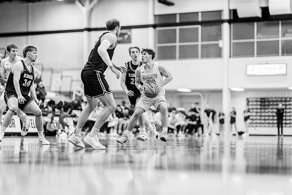 UWS MBB vs UWEC-76