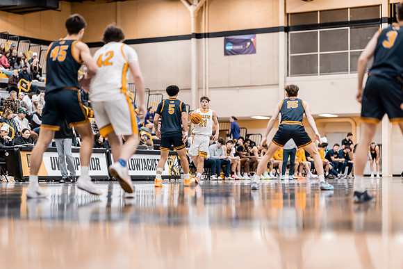 UWS MBB vs UWEC-114