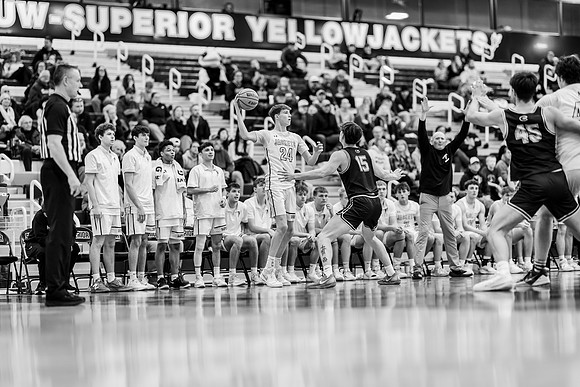 UWS MBB vs UWEC-129