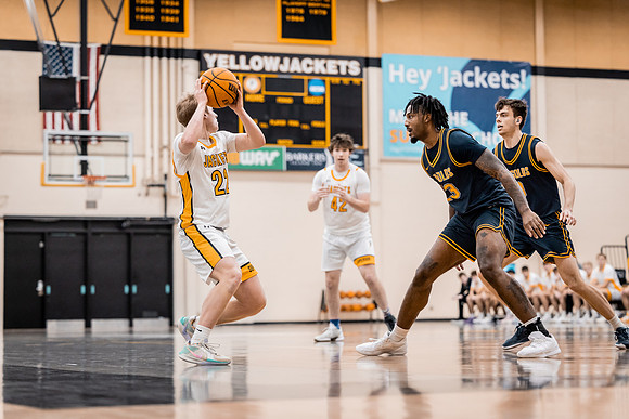 UWS MBB vs UWEC-16