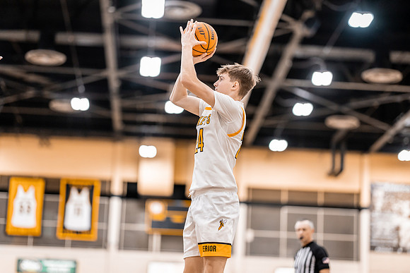 UWS MBB vs UWEC-112