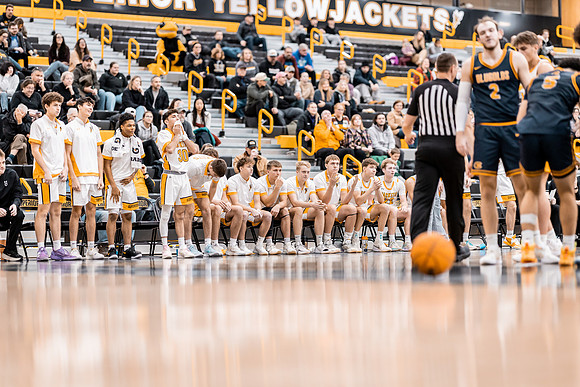UWS MBB vs UWEC-105