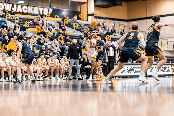 UWS MBB vs UWEC-110