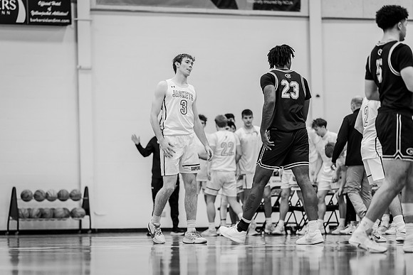 UWS MBB vs UWEC-19