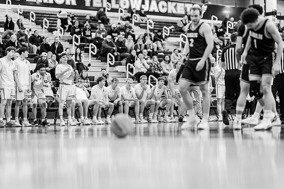 UWS MBB vs UWEC-108