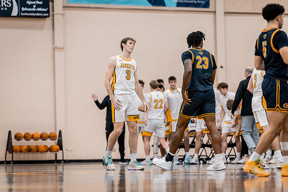 UWS MBB vs UWEC-18